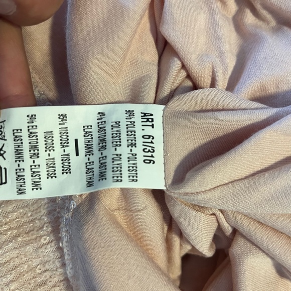 KIKISIX two piece pale pink sparkly set. Size small! - Picture 15 of 15